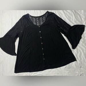 Torrid size 2 3/4 bell sleeve vneck top with lace and button detailing